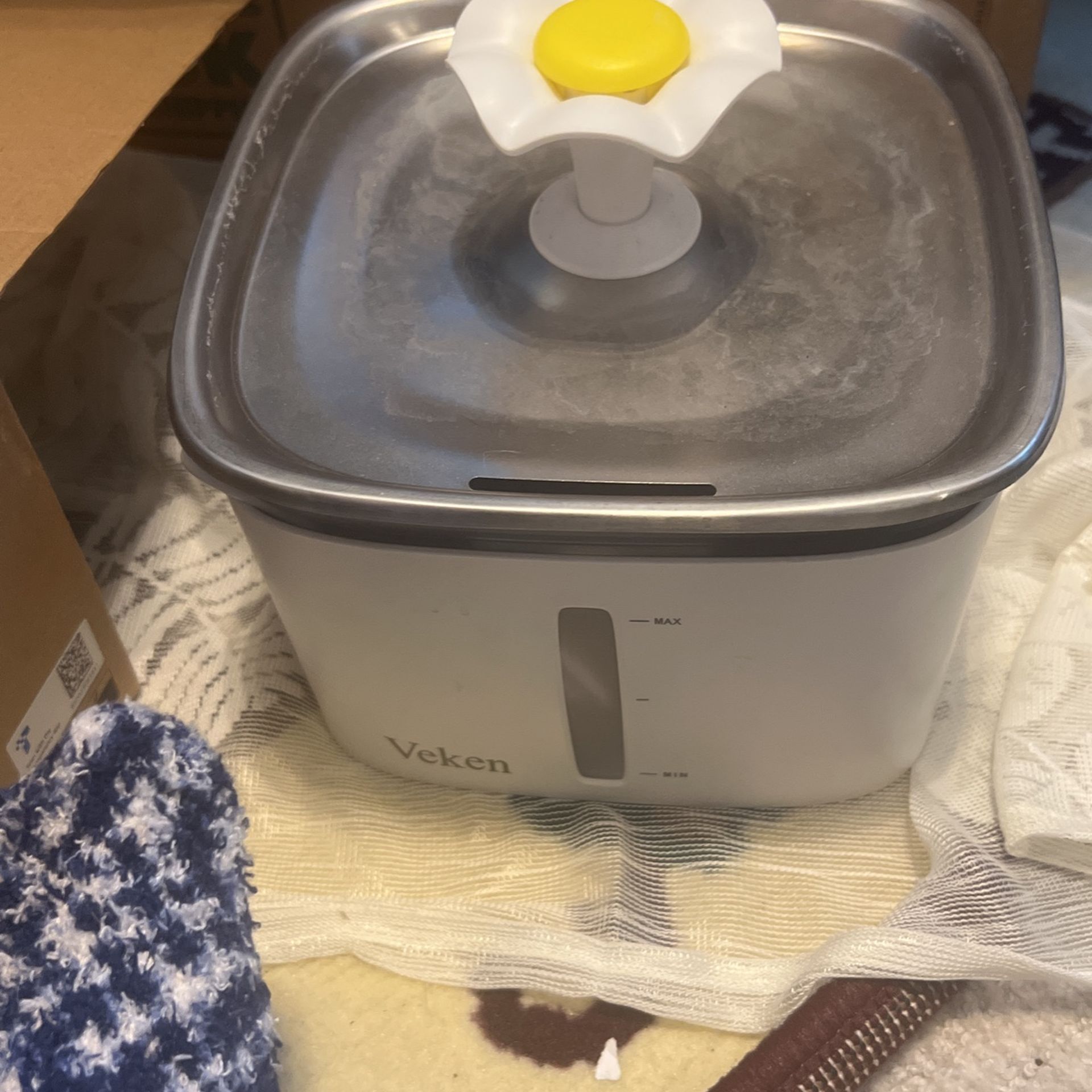 Vekon Pet Drinking Fountain (electric)
