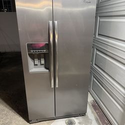 Whirlpool 28.7-cu ft Standard-Depth 36-in Wide Side-by-Side Refrigerator with Ice Maker Water