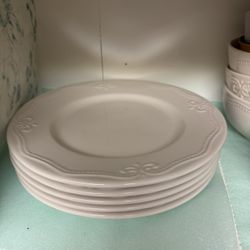 FREE - Kitchen Dinner plates / Bowls 