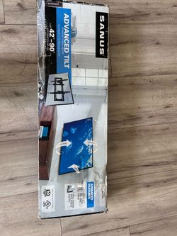 Sanus Tv wall mount