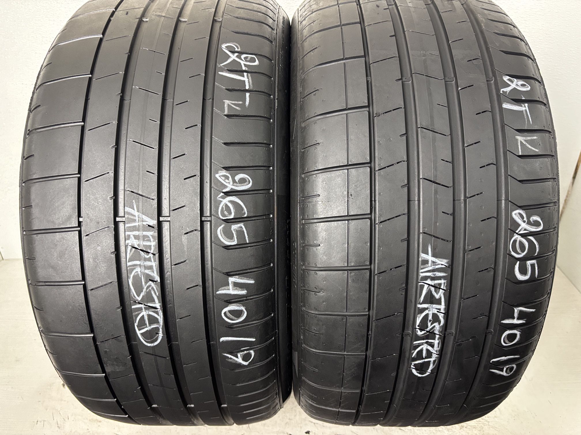 2 Tires 265 40 19 Pirelli P Zero Pz4 High Tread No Repairs
