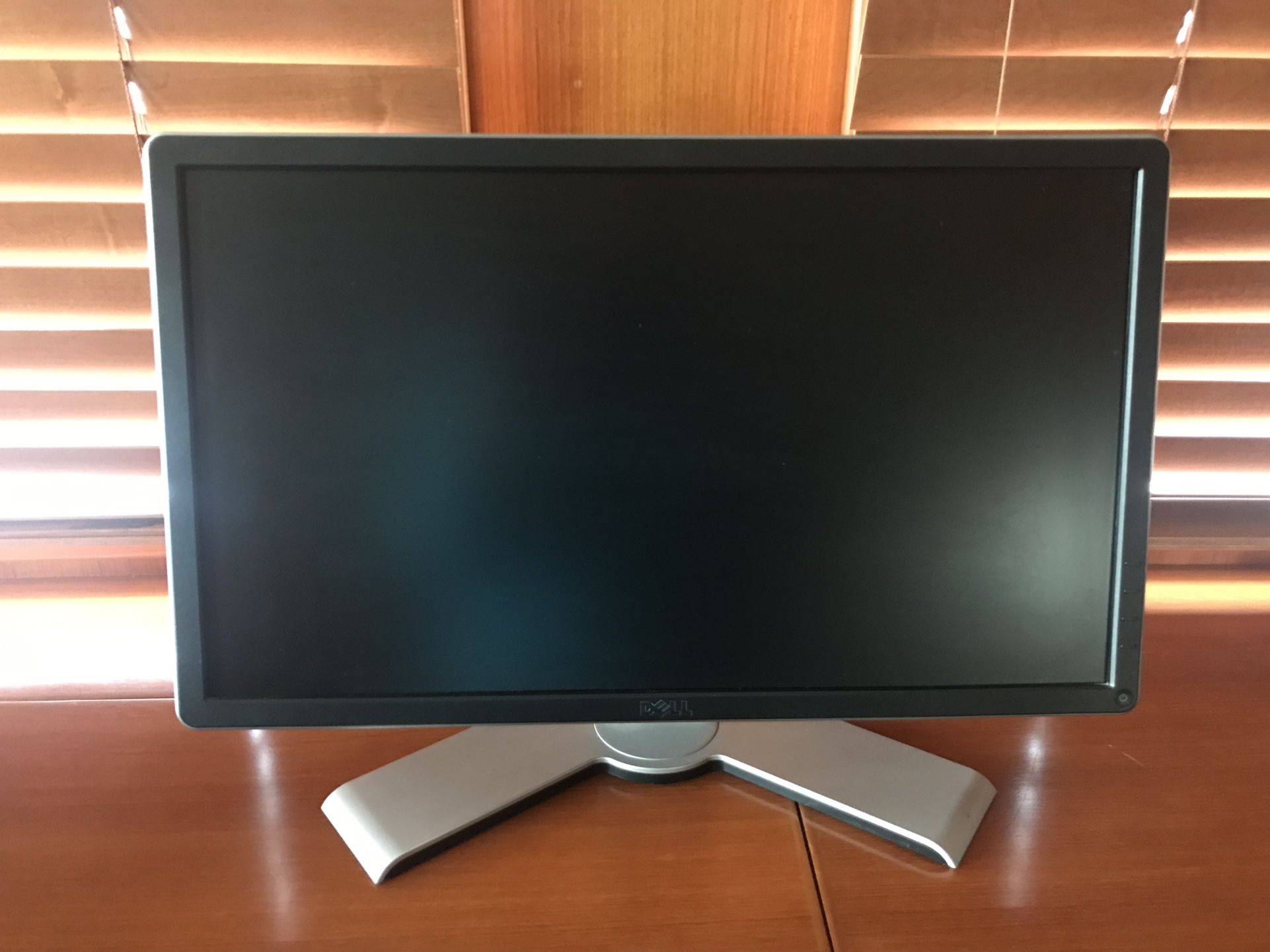 Dell 22" Widescreen LCD Flat Panel Monitor