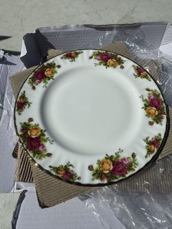 Old Coutry Roses 🌹 1962 Royal Albert Set Of 4 Plates $20