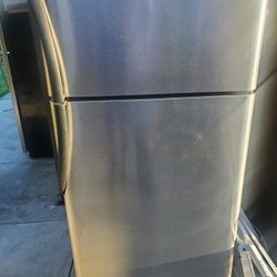 FRIGIDAIRE STAINLESS STEEL FRIDGE