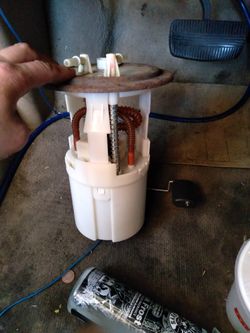 Hyundai Genesis 2010 Gas Pump And Housing