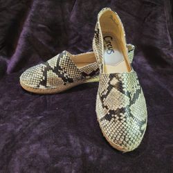 CIRCUS. . by SAM  ELDEMAN   HURACHES