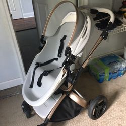 Like New Stroller With Bassinet 
