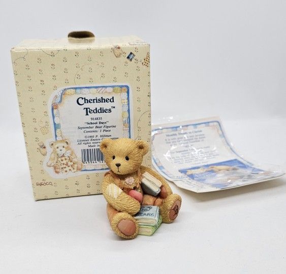 Cherished Teddies Figurine SETH 914835 SEPTEMBER Bear figurine School Day 1993
Excellent CONDITION, STORED IN THE BOX, COMES WITH ORIGINAL PACKAGING