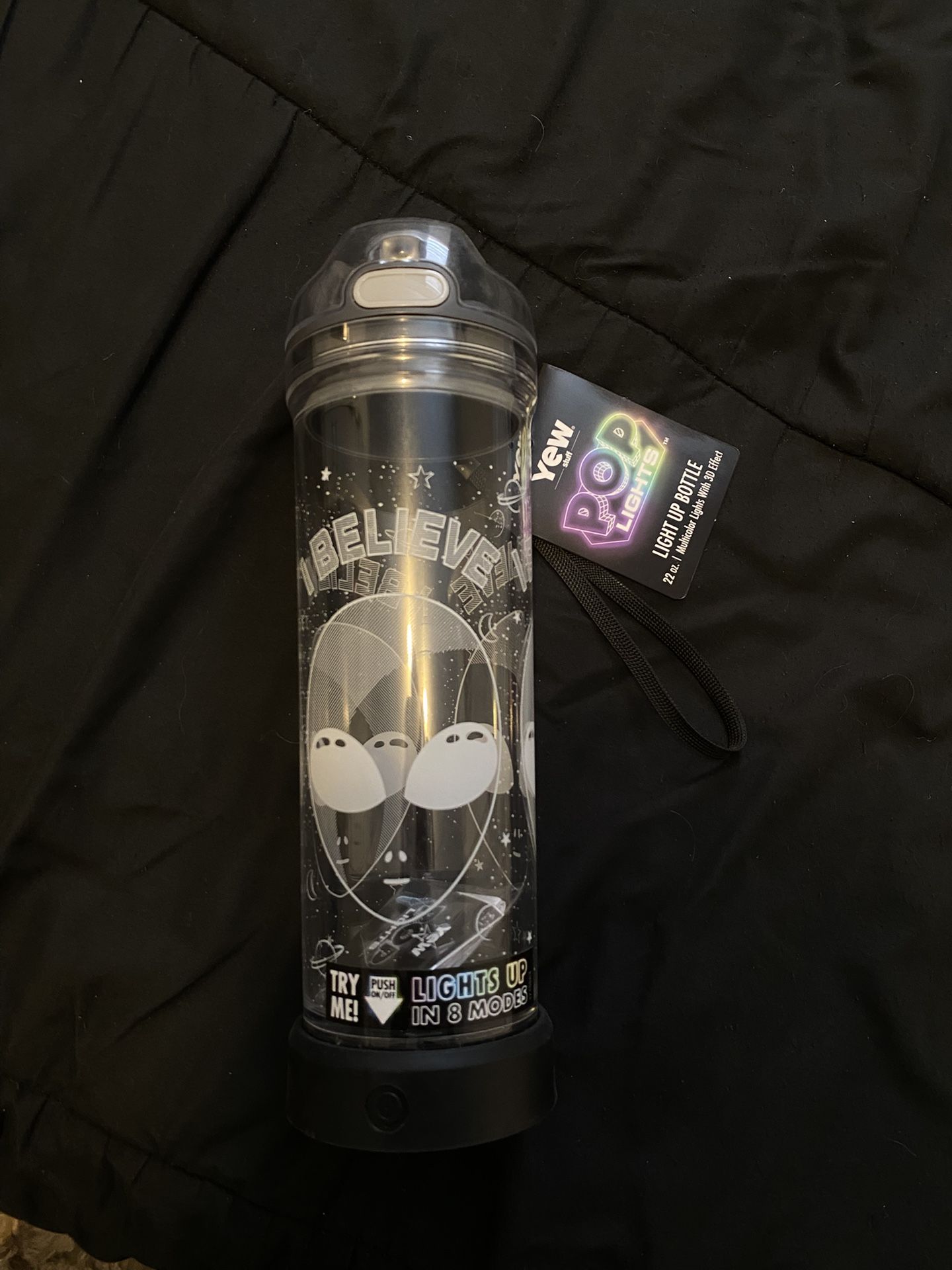 alien water bottle.🛸