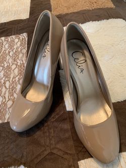 Nude Heels size 8