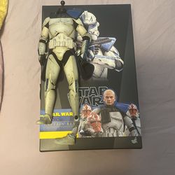 Hot Toys Rex Body (broken Foot)
