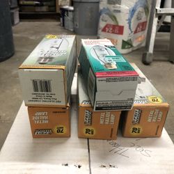 70 Watt Metal Halide Flood Fixture And 5 Bulbs New