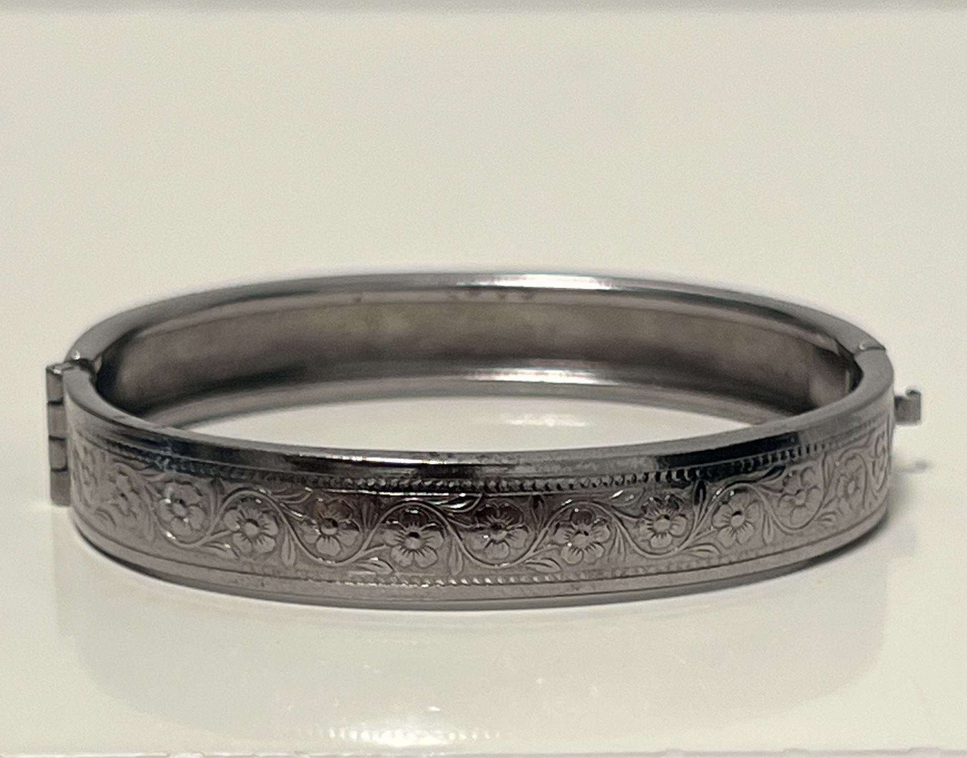 Small Childs Bangle Bracelet