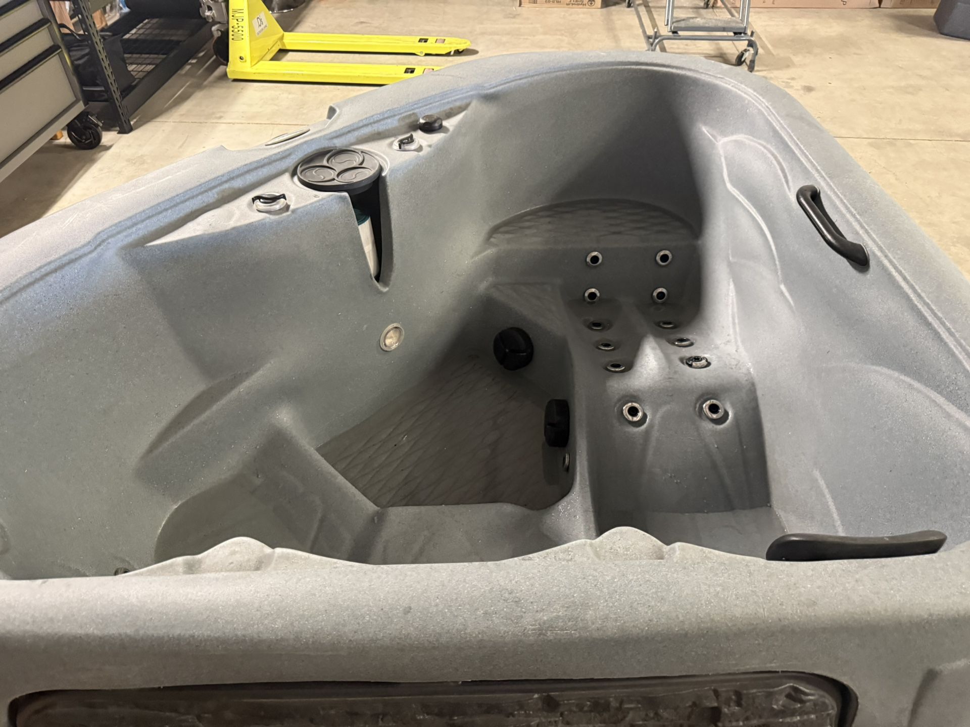 Strong Spa (Hot Tub)