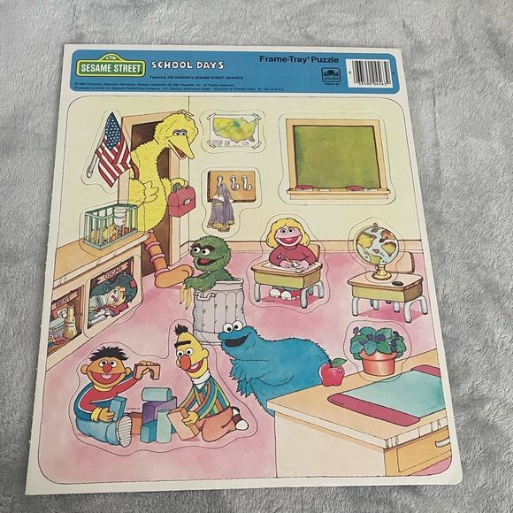 Vintage 1984 Sesame Street Puzzle Big Bird Oscar School Days Frame Tray. Bert.
