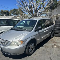 2001 Chrysler Town & Country