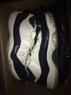 jordan low 11s green emerald size 8/8.5 