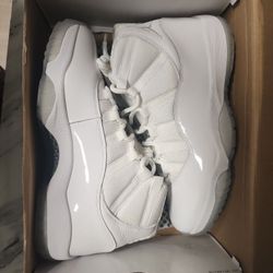 Jordan 11 "Silver Anniversary"