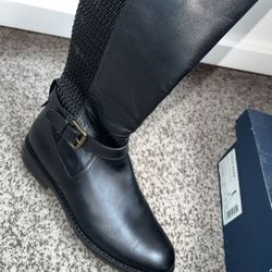 Black Boots 
