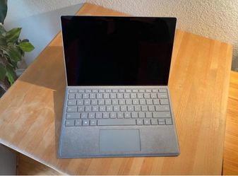 Surface pro 8 12” Touchscreen  I5-1035G4 128GB SSD 8GB W11