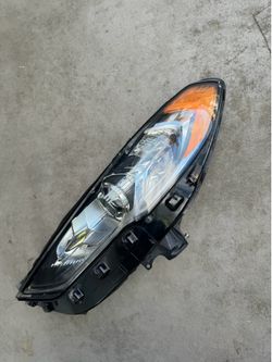 2017 2018 2019 2020 Ford Fusion Left Halogen Headlight