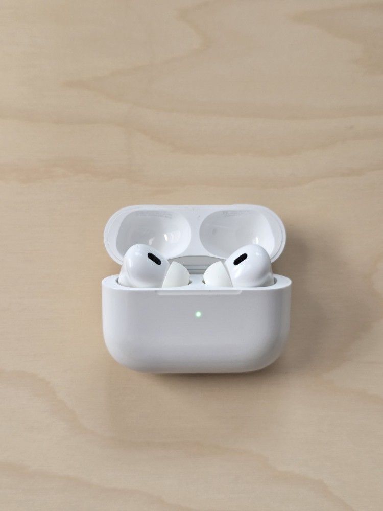 Apple Airpods Pro. Works Great. Includes Old Charging Port