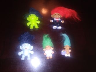 5 small trolls