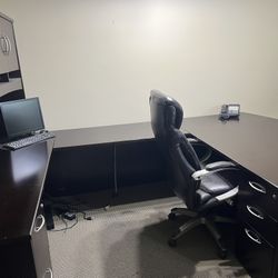 Executive Desk With Chair 