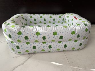 Inflatable baby bathtub 