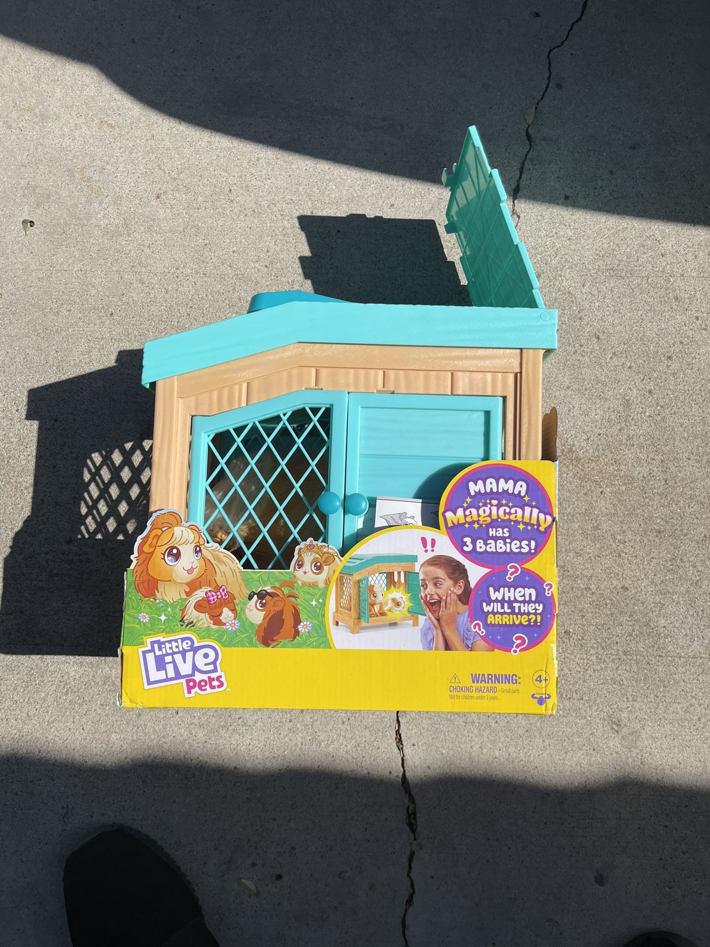 Little Live Pets, Mama Surprise, Soft, Interactive Mama Guinea Pig, 20+ Sounds & Reactions, Ages 4+