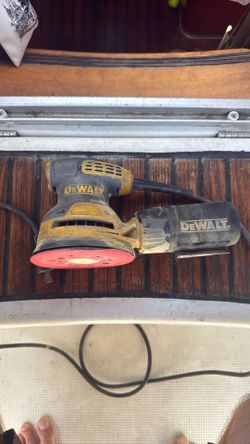 DEWALT 5” Random Orbit Sander