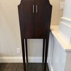 ETHAN ALLEN CABINET-entry curio cabinet/stand