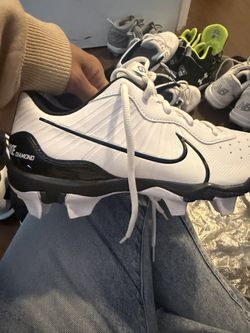 Nike Baseball Cleats – Size 7 – Brand New
