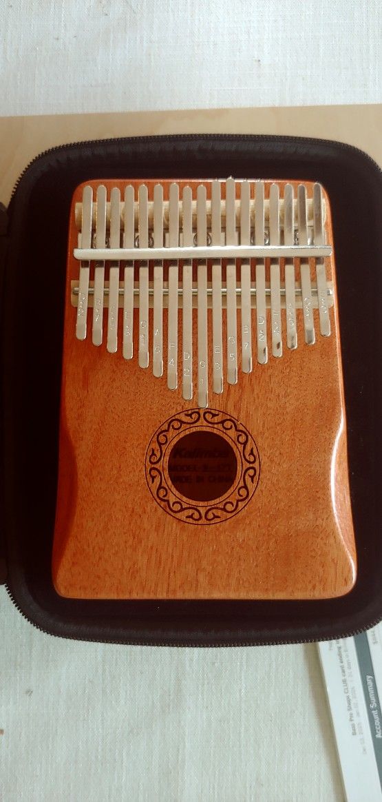 BRAND NEW KALIMBA WITH CASE