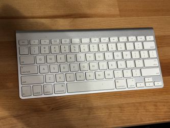 Apple Magic Keyboard V1 