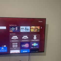 Roku 43 inch tv with wall mount 