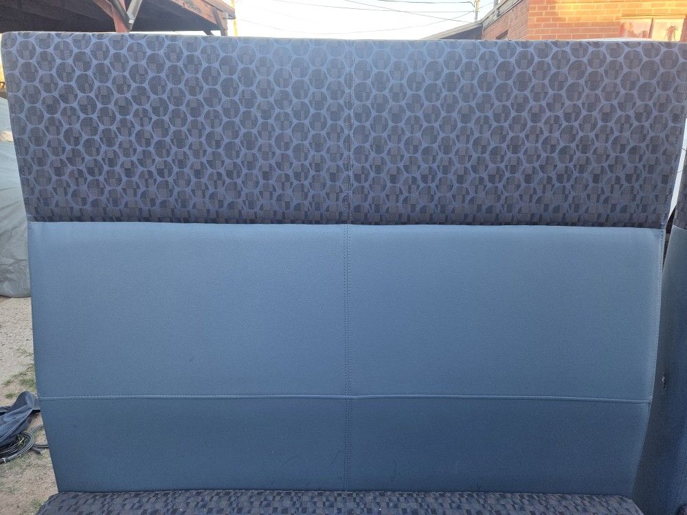 SET(2) OF NATIONAL LOUNGING SEATING