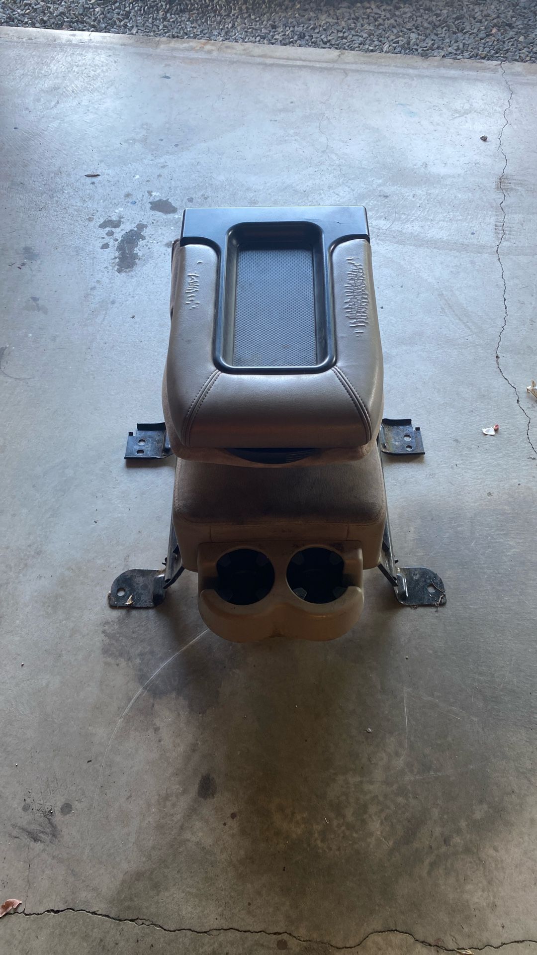 2004 Chevy Tahoe Center Console Jump Seat
