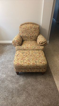 Chair With Ottoman