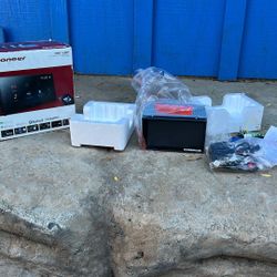 Pioneer DMH-160BT