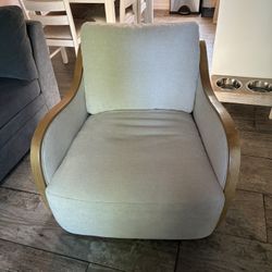 White Couch 29 (width) 34 (lenght) 