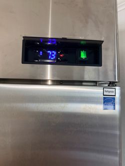 Commercial freezer