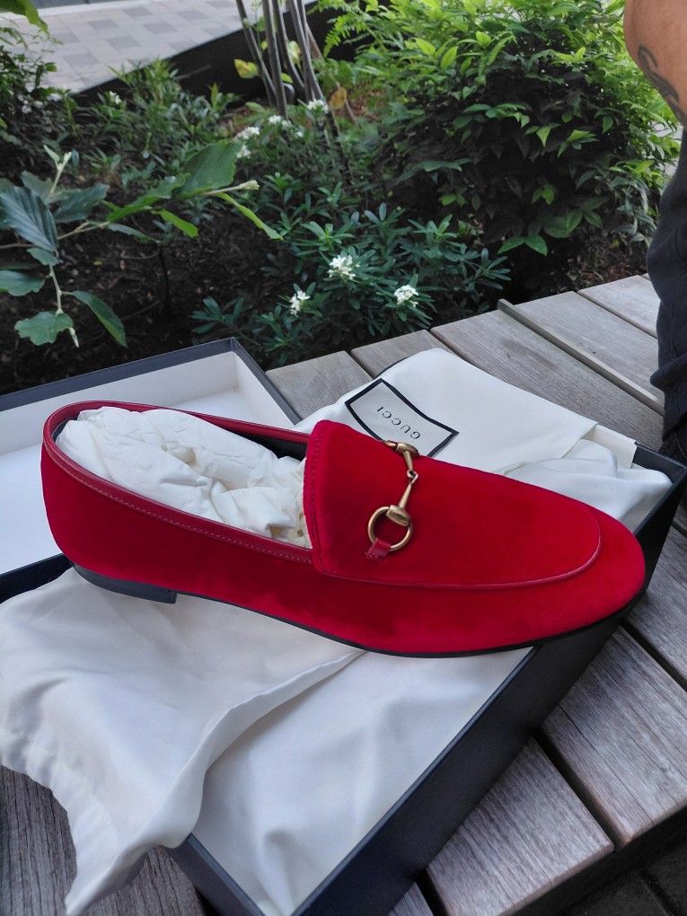 Gucci Shoes Size 7.5