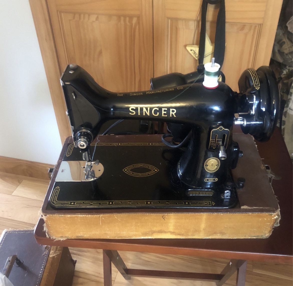 1902 Singer Sewing Machine