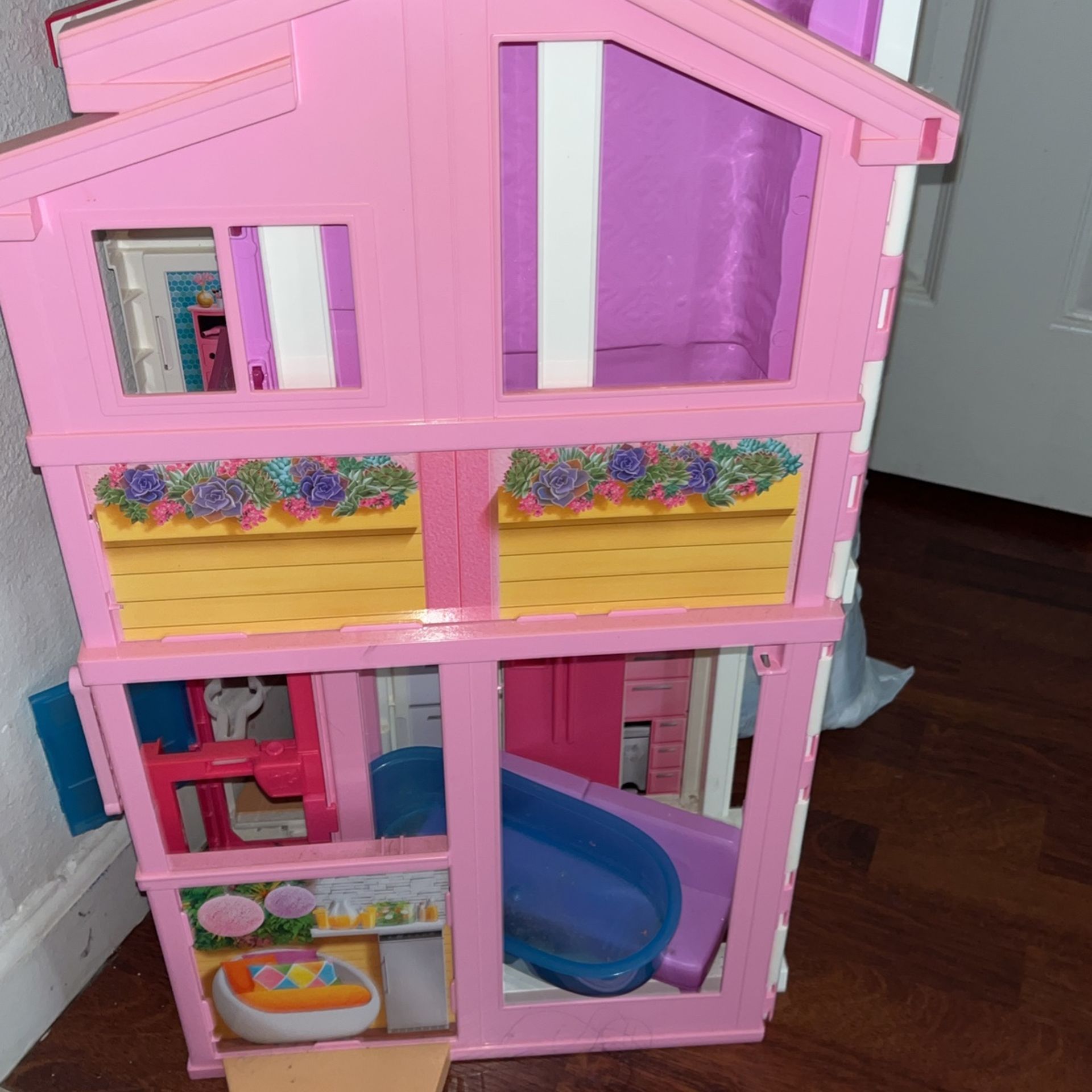 Barbie House for Sale in Los Angeles, CA - OfferUp