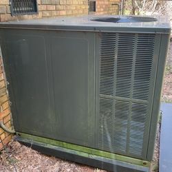 Pre Owned 3.5 Ton Goodman HVAC With Handler 