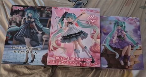 Miku Figure Lot