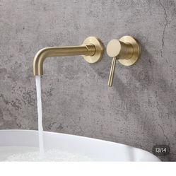  Stev Brushed Brass Single Lever Wall Mounted Bathroom Faucet Swivel Sink Faucet B32