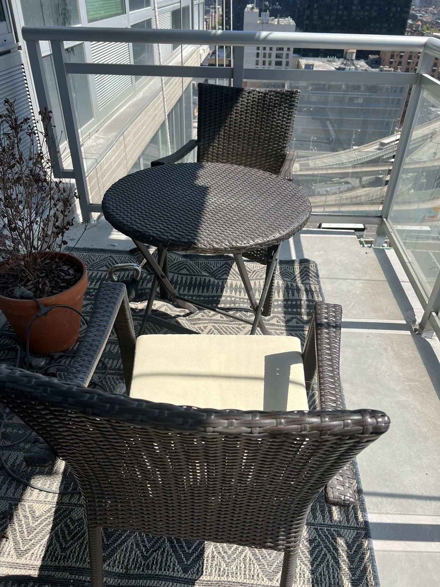 Patio Furniture Set (2 Chairs + Table)
