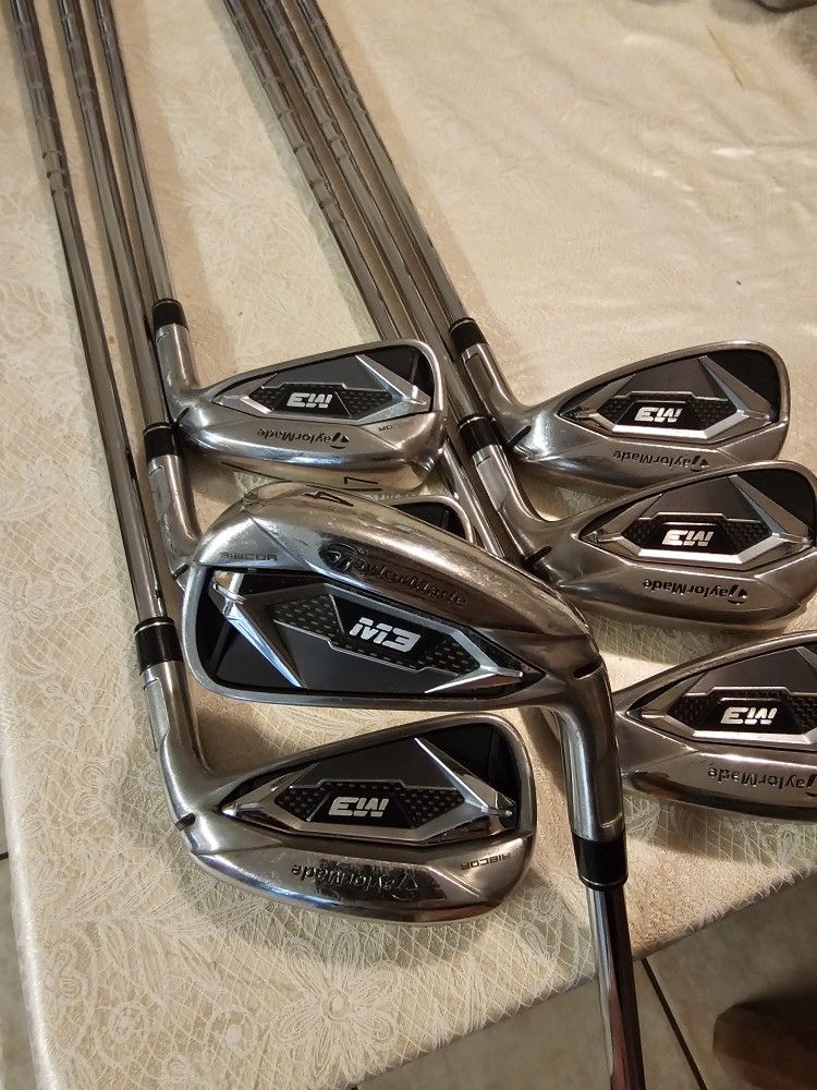 EXCELLENT CONDITION! TAYLORMADE M3 GOLF CLUB IRON SET